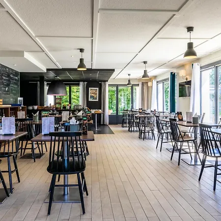 مطار كامبانايل لينغولزهايم 3*